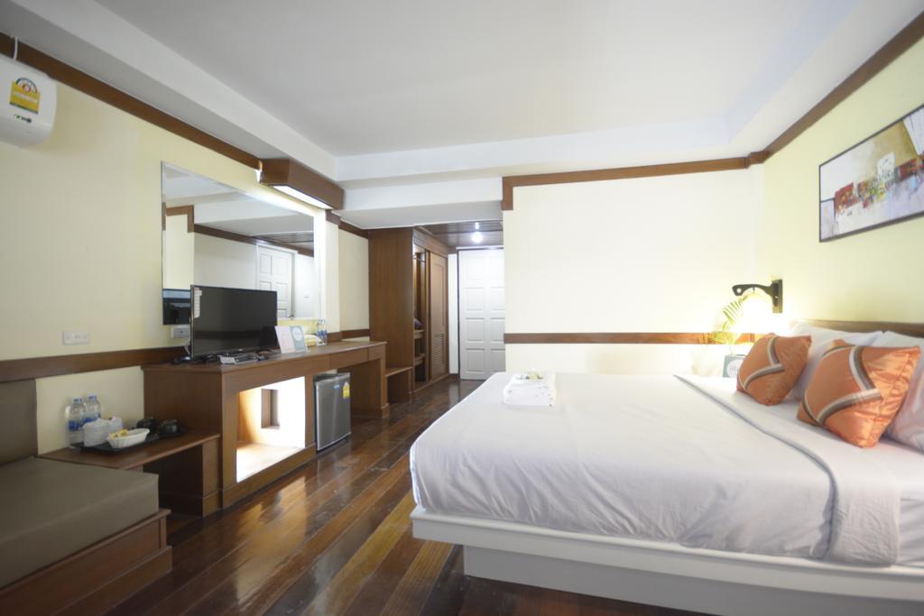 Irest Ao Nang Seafront Hostel Bagian luar foto