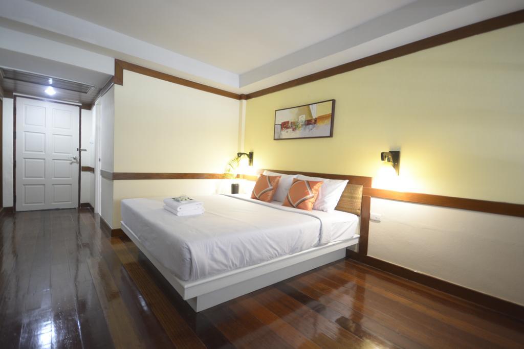 Irest Ao Nang Seafront Hostel Bagian luar foto