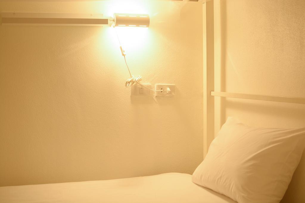 Irest Ao Nang Seafront Hostel Bagian luar foto