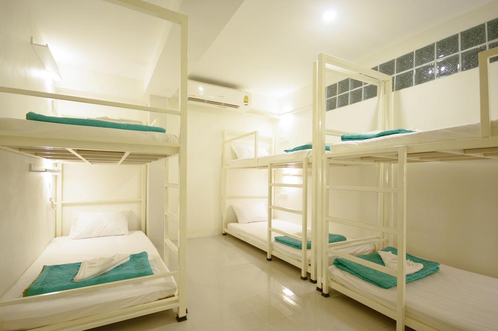 Irest Ao Nang Seafront Hostel Bagian luar foto