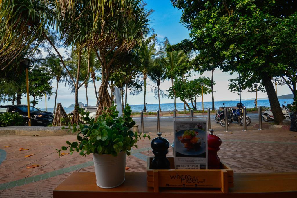 Irest Ao Nang Seafront Hostel Bagian luar foto