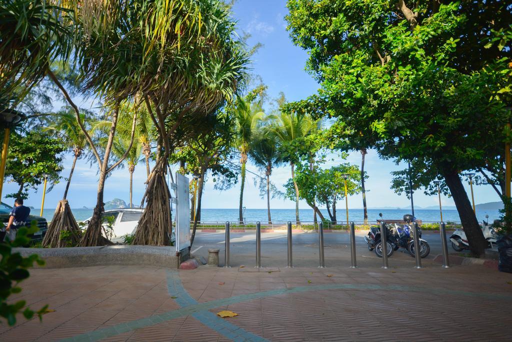 Irest Ao Nang Seafront Hostel Bagian luar foto