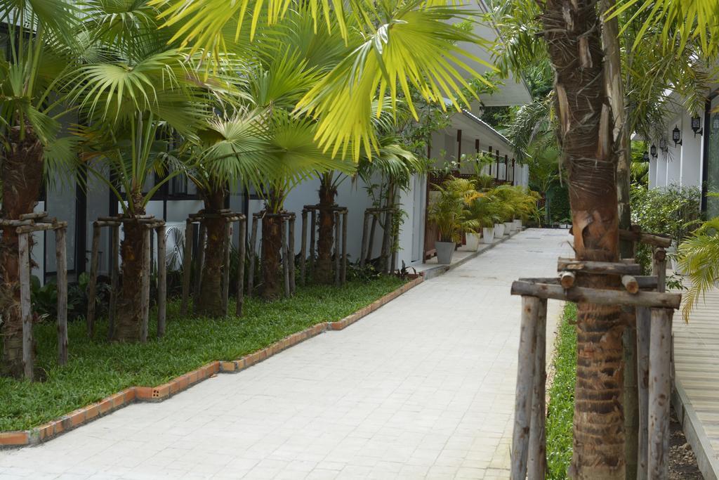 Irest Ao Nang Seafront Hostel Bagian luar foto