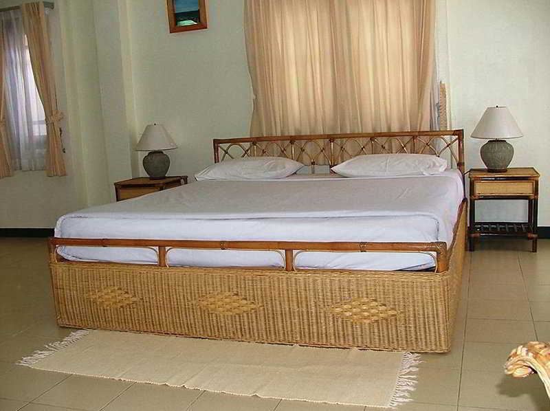Irest Ao Nang Seafront Hostel Bagian luar foto