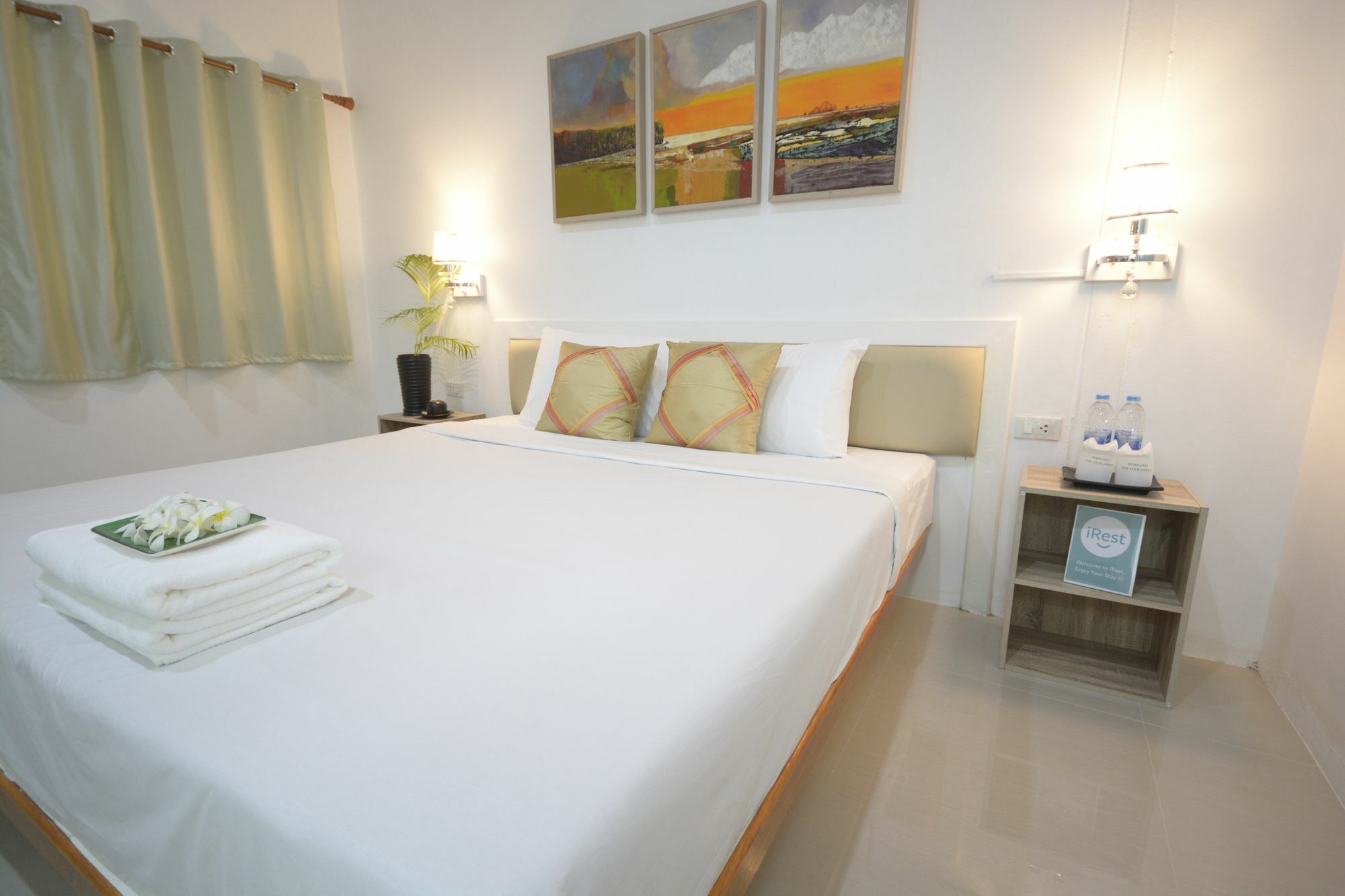 Irest Ao Nang Seafront Hostel Bagian luar foto