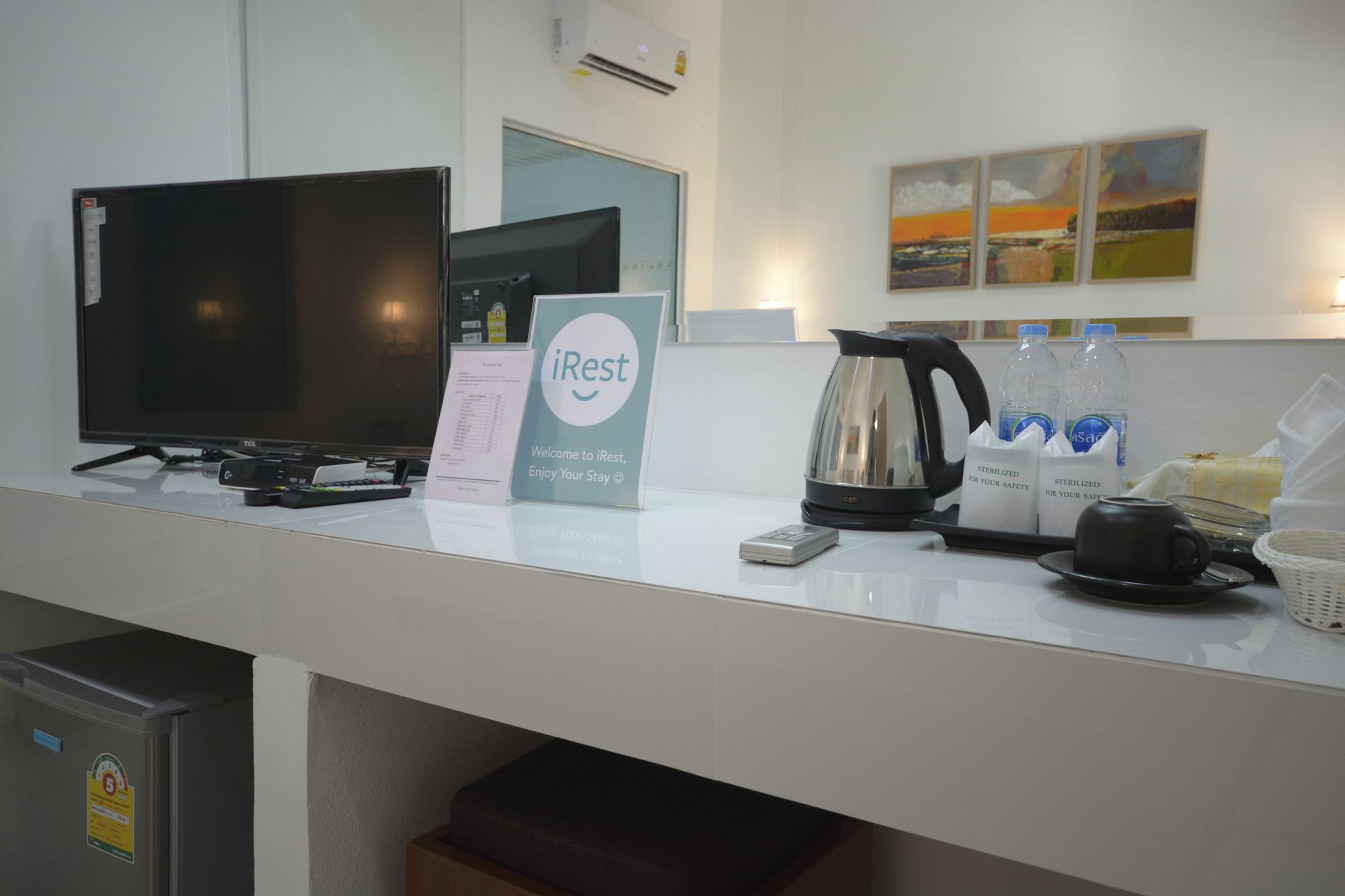 Irest Ao Nang Seafront Hostel Bagian luar foto
