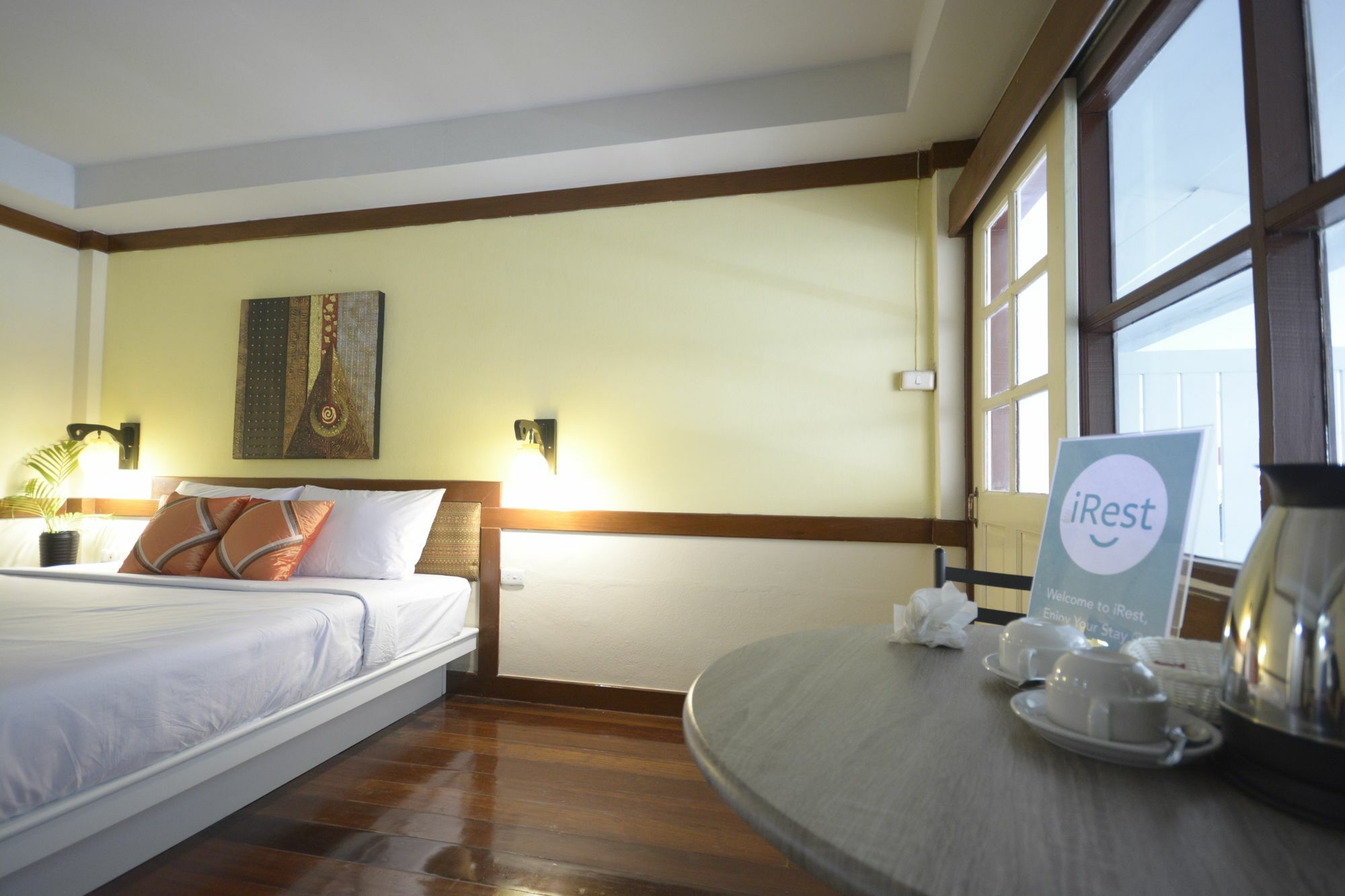 Irest Ao Nang Seafront Hostel Bagian luar foto