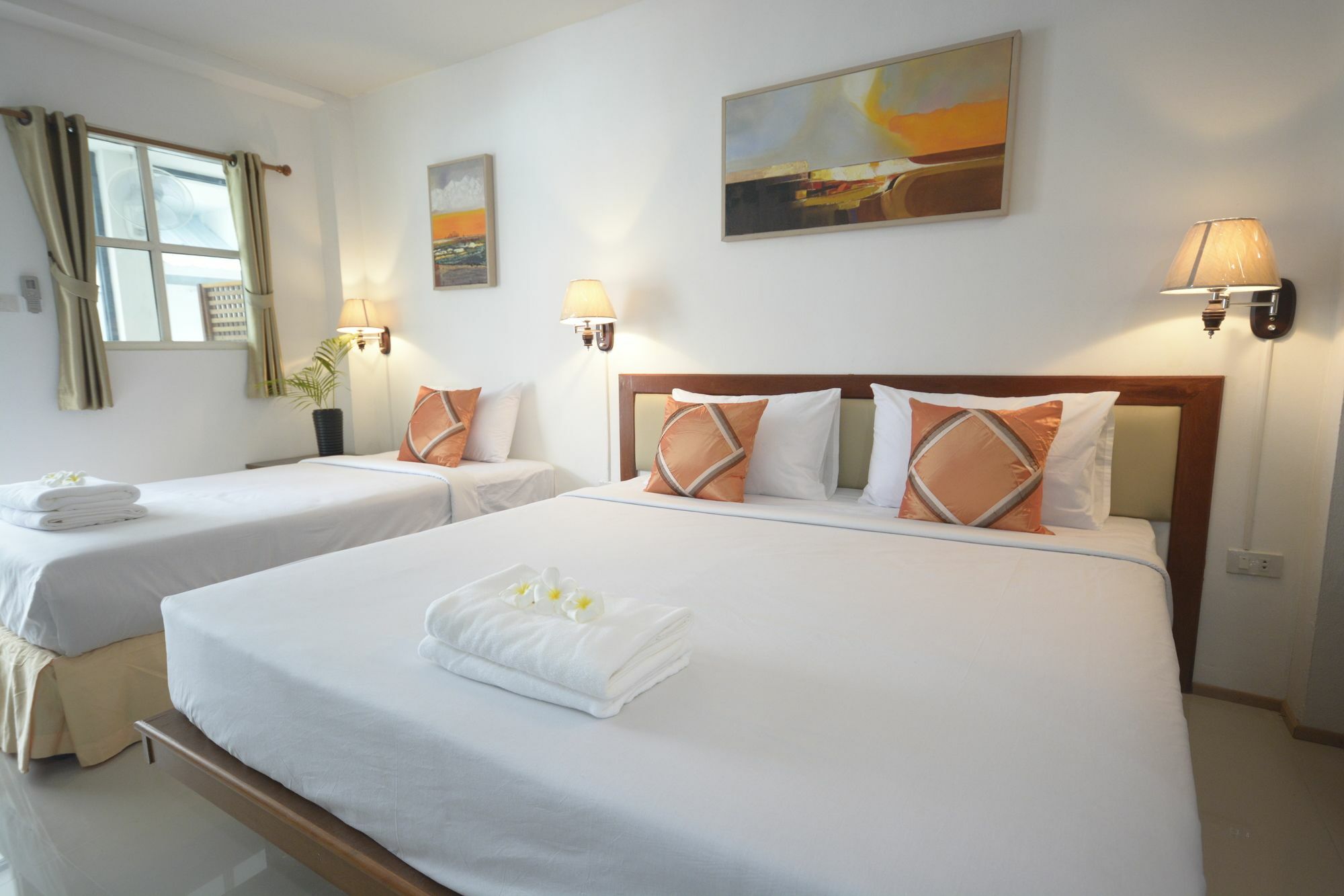 Irest Ao Nang Seafront Hostel Bagian luar foto
